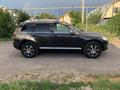 Volkswagen Touareg 2007 года за 6 500 000 тг. в Алматы – фото 4