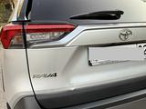Toyota RAV4 2020 года за 16 199 000 тг. в Алматы – фото 4