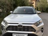 Toyota RAV4 2020 года за 16 199 000 тг. в Алматы