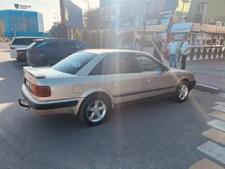 Audi 100
