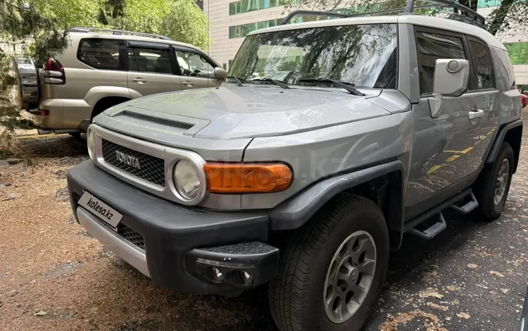 Toyota FJ Cruiser 2012 года за 14 500 000 тг. в Алматы