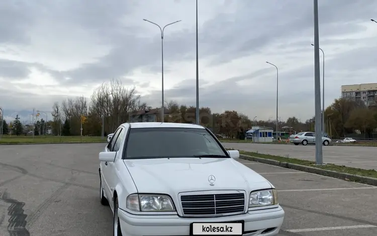 Mercedes-Benz C 200 1998 годаfor3 750 000 тг. в Алматы