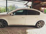 Volkswagen Passat 2012 года за 3 500 000 тг. в Алматы – фото 3