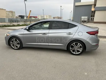 Hyundai Elantra 2016 года за 8 900 000 тг. в Актау – фото 3