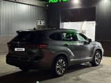Toyota Highlander 2021 года за 21 000 000 тг. в Актобе – фото 3