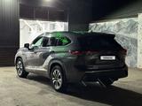 Toyota Highlander 2021 года за 21 000 000 тг. в Актобе – фото 4
