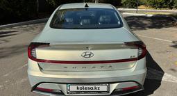 Hyundai Sonata 2022 года за 10 490 000 тг. в Алматы – фото 2