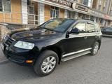 Volkswagen Touareg 2004 года за 6 200 000 тг. в Астана – фото 3