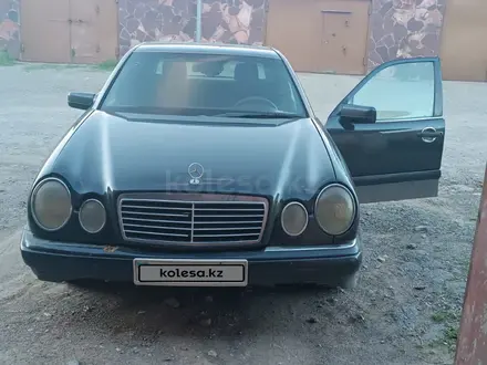 Mercedes-Benz E 220 1996 года за 1 300 000 тг. в Караганда