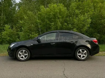 Chevrolet Cruze 2010 года за 3 900 000 тг. в Петропавловск – фото 2