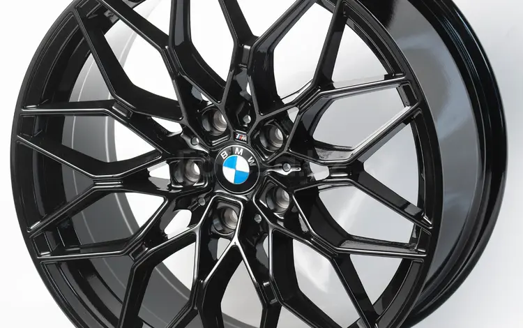 BMW R19 9J 5x120 ET40 ЦО 72.5 Glossy Black за 320 000 тг. в Алматы