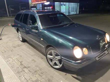 Mercedes-Benz E 280 1997 года за 2 400 000 тг. в Алматы