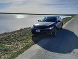 Toyota Camry 2015 года за 8 000 000 тг. в Атырау – фото 4