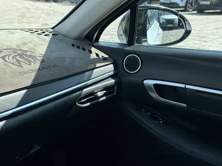 Hyundai Sonata 2021 года за 11 500 000 тг. в Атырау – фото 26