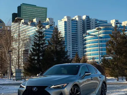 Lexus IS 350 2021 года за 21 000 000 тг. в Астана