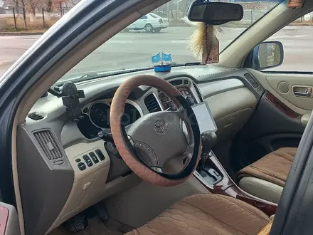 Toyota Highlander 2004 года за 6 200 000 тг. в Алматы – фото 5