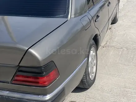 Mercedes-Benz E 230 1986 года за 800 000 тг. в Шымкент – фото 2