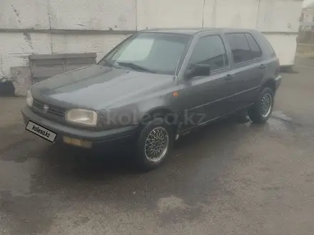 Volkswagen Golf 1993 года за 600 000 тг. в Астана – фото 3
