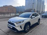 Toyota RAV4 2021 годаүшін18 000 000 тг. в Астана – фото 2