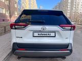 Toyota RAV4 2021 годаүшін18 000 000 тг. в Астана – фото 3