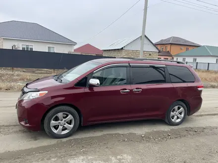Toyota Sienna 2012 года за 10 000 000 тг. в Атырау – фото 2