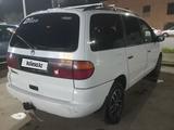 Volkswagen Sharan 1995 года за 1 500 000 тг. в Уральск – фото 2