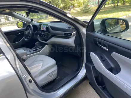 Toyota Highlander 2024 года за 26 000 000 тг. в Алматы – фото 15