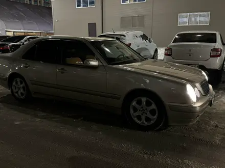 Mercedes-Benz E 320 2001 года за 5 000 000 тг. в Астана – фото 9