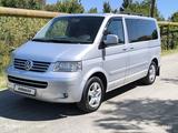 Volkswagen Multivan 2005 годаүшін12 000 000 тг. в Тараз