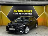 Toyota Camry 2022 года за 16 350 000 тг. в Актау