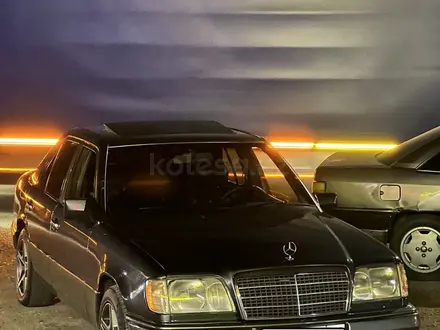 Mercedes-Benz E 280 1994 года за 3 800 000 тг. в Алматы