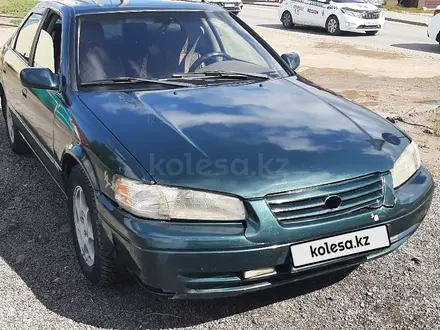 Toyota Camry 1998 года за 2 600 000 тг. в Астана