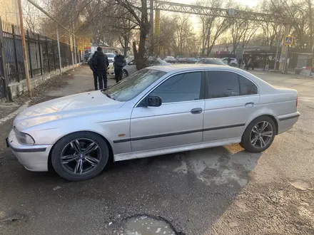 BMW 523 1998 года за 2 500 000 тг. в Алматы – фото 5