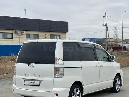 Toyota Voxy 2002 года за 3 600 000 тг. в Атырау – фото 4