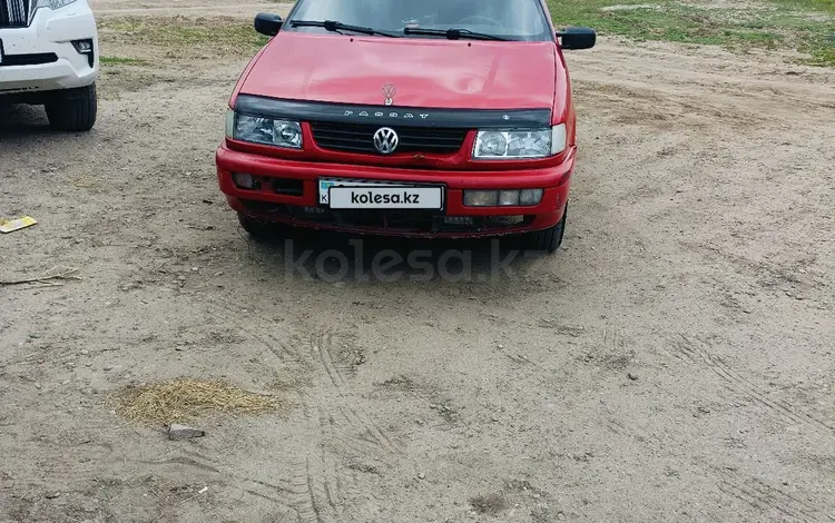 Volkswagen Passat 1995 года за 1 500 000 тг. в Семей