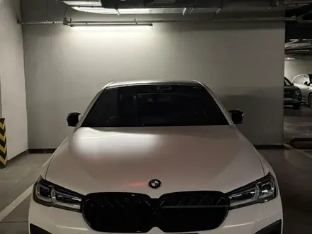 BMW 530 2022 года за 28 000 000 тг. в Алматы – фото 2