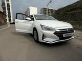 Hyundai Elantra 2020 года за 7 950 000 тг. в Алматы – фото 2