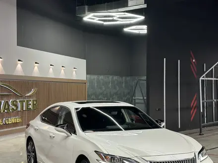 Lexus ES 250 2020 года за 24 000 000 тг. в Шымкент – фото 3