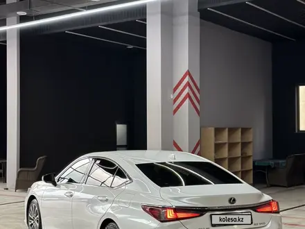 Lexus ES 250 2020 года за 24 000 000 тг. в Шымкент – фото 6