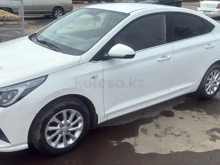 Hyundai Accent 2021 года за 7 900 000 тг. в Костанай