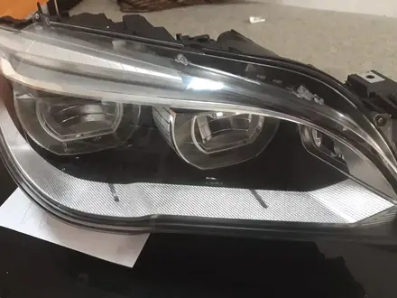 Правая LED фара на BMW 7 в кузове f01 за 350 000 тг. в Алматы