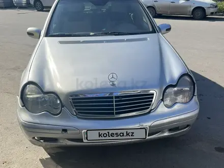 Mercedes-Benz C 200 2001 года за 2 200 000 тг. в Костанай – фото 3