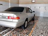 Toyota Camry 2000 года за 3 500 000 тг. в Актау – фото 3