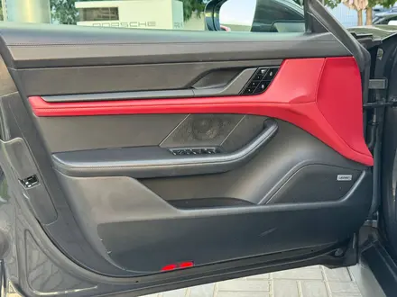 Porsche Taycan 4S 2021 года за 40 000 000 тг. в Алматы – фото 19