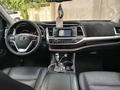 Toyota Highlander 2014 года за 15 166 287 тг. в Шымкент – фото 12