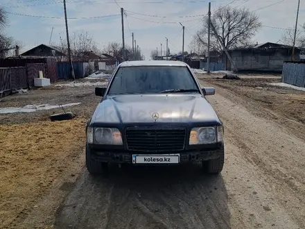 Mercedes-Benz E 200 1991 года за 1 300 000 тг. в Жезказган – фото 12