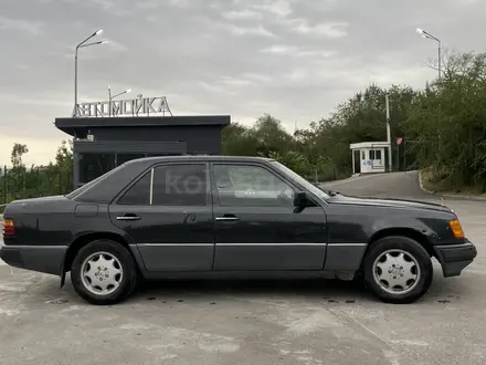 Mercedes-Benz E 260 1991 года за 1 000 000 тг. в Алматы – фото 4