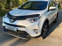 Toyota RAV4 2018 года за 13 500 000 тг. в Уральск