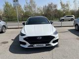 Hyundai Sonata 2021 года за 15 250 000 тг. в Алматы – фото 3