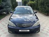 Toyota Camry 2001 года за 1 700 000 тг. в Мерке – фото 2